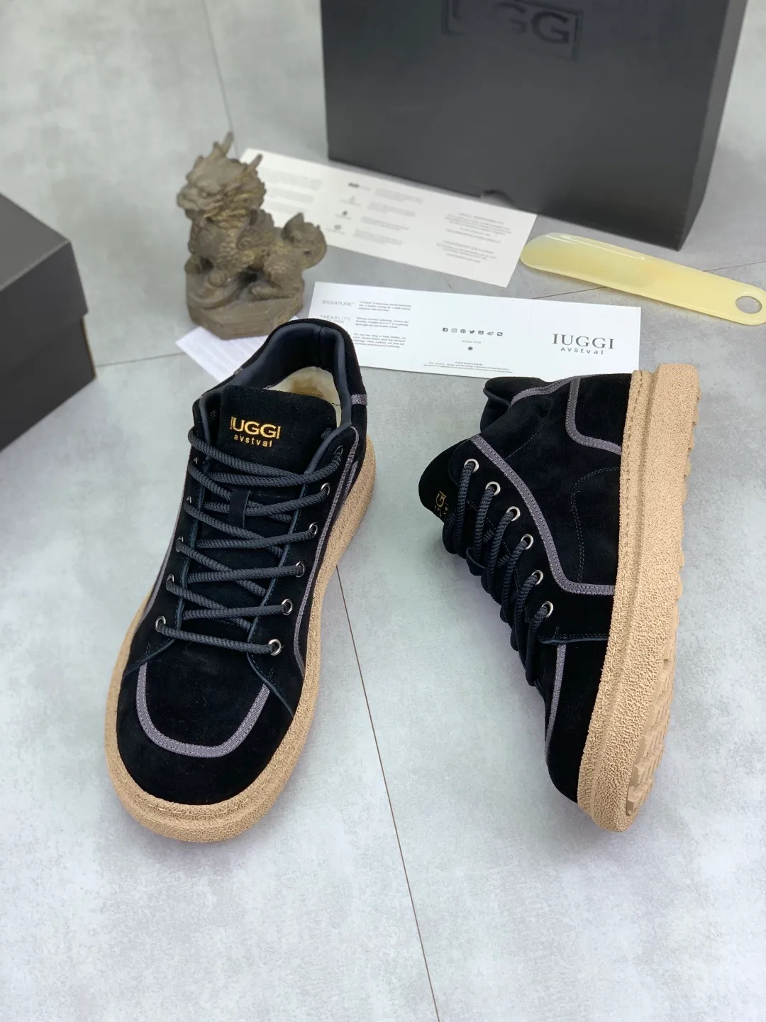 Men's men's shoes 💰P580 new arrival 🆕🆕🆕 IUGGI clown casual sneakers, the sultry clown feels like a visual, 26-year upgrade, suede, light and comfortable, versatile style, wool lining, comfortable and warm, rubber outsole, non-slip and firm size: 39-44, three colors 968-3